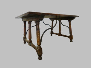 Bufete Luis XIII de Nogal con 6 Patas – Siglo XVII