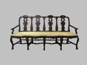 Sofá Reina Ana de Nogal – Siglo XVIII