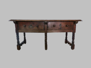 Mesa Baja de Refectorio de Nogal – Siglo XVII