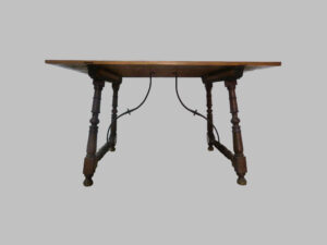 Bufete de Nogal Luis XVIII con Pies Torneados – Siglo XIX