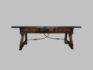 Mesa Castellana de Nogal – Siglo XVIII