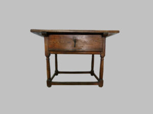 Mesa Mallorquina de Nogal – Siglo XVI