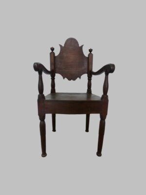 Sillón Carlos IV de Nogal – Siglo XVIII