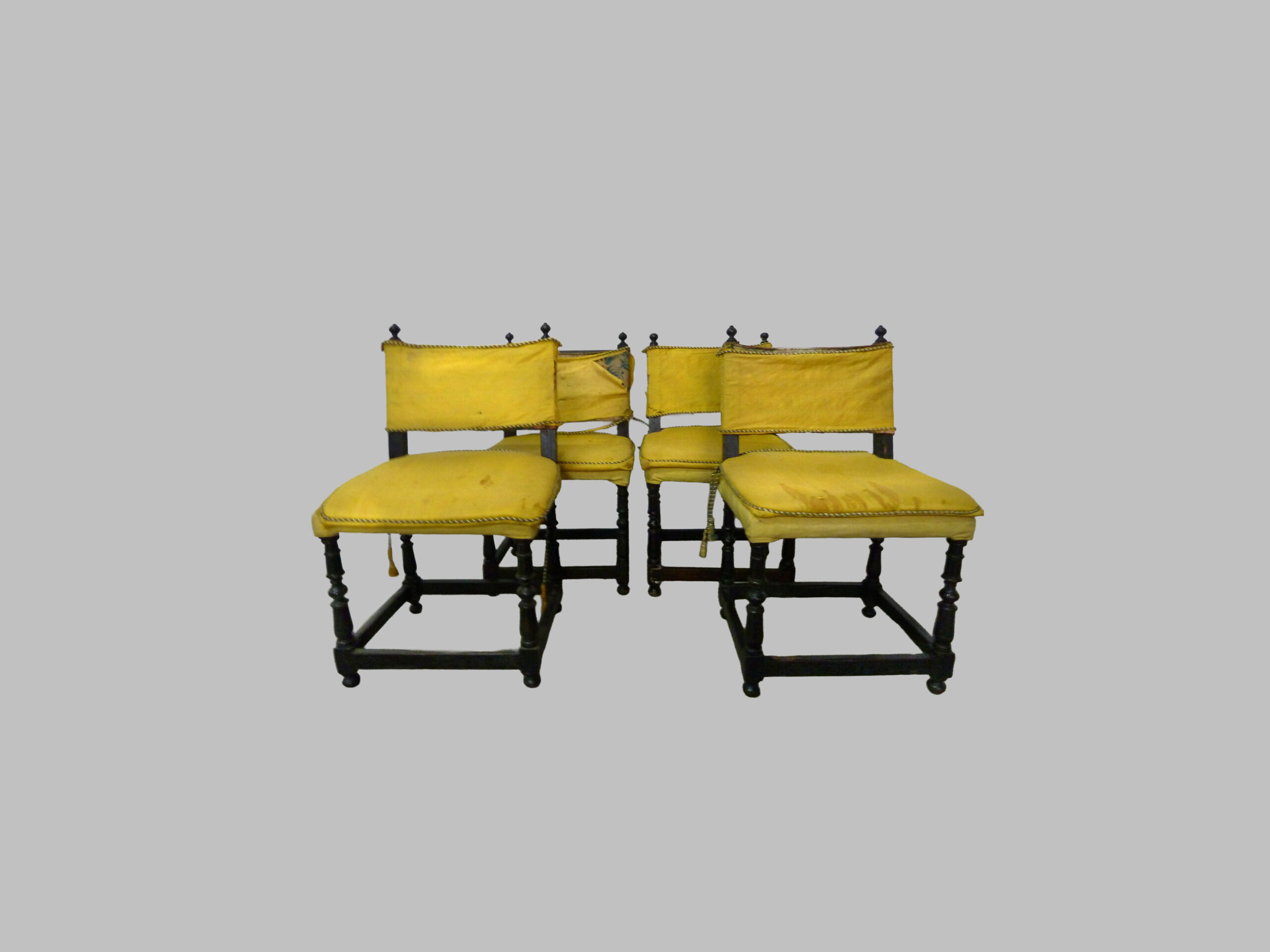 Conjunto de 4 Sillas Luis XIII de Nogal – Siglo XVII - Imagen 2