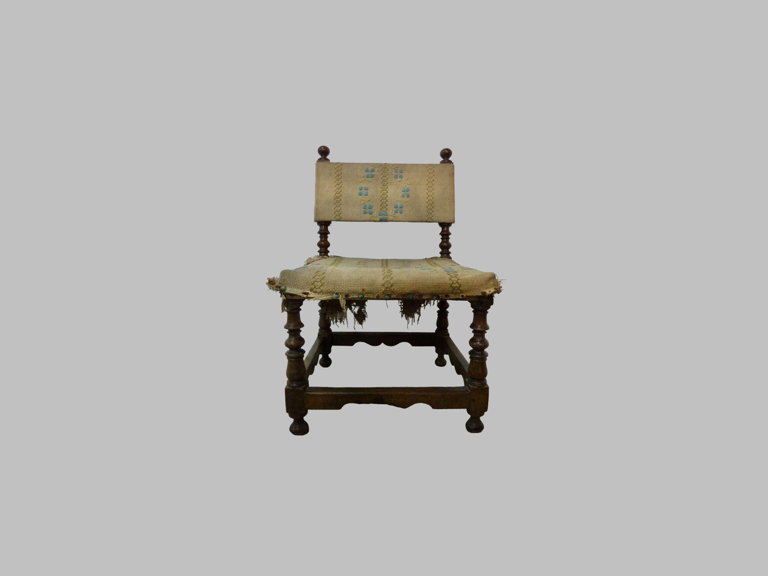 Silla Enana Luis XIII de Nogal – Siglo XVII