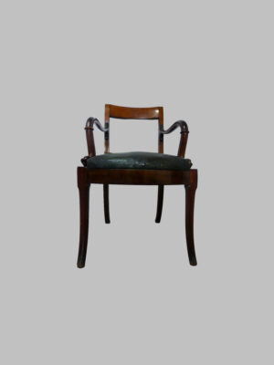 Sillón Imperio de Caoba – c. 1800