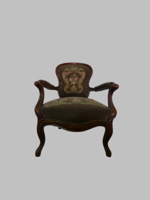 Sillón Victoriano Tapizado en Petit Point – Siglo XIX
