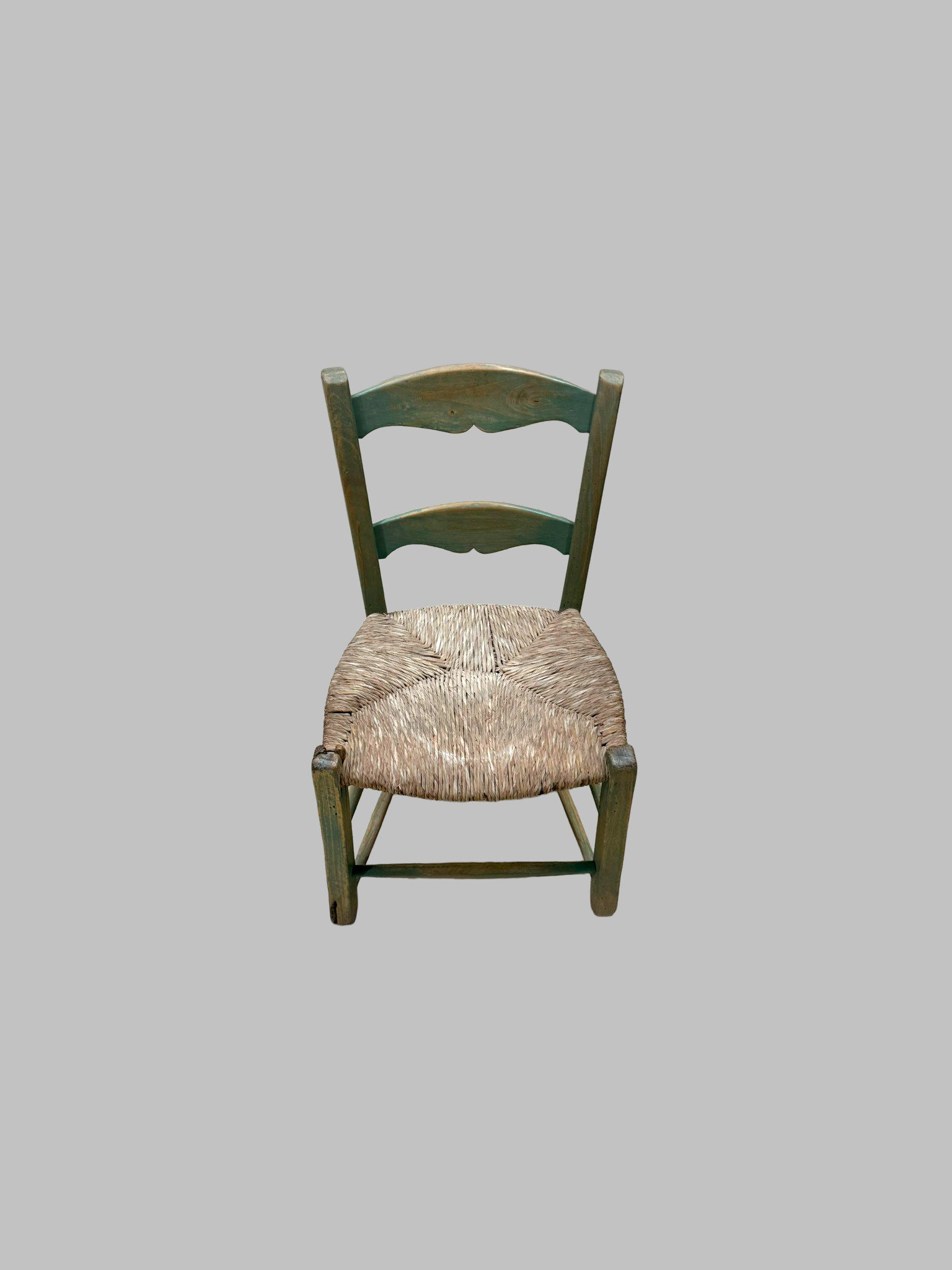 Silla Baja Verde con Respaldo Curvado y Asiento de Bova - Image 2
