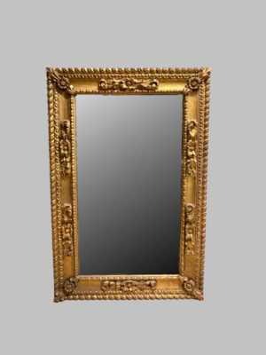 Espejo con Marco de Talla Dorada en Oro Fino – Siglo XVIII