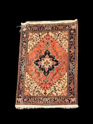 Alfombra Heriz – Robustez y Geometría Persa Tradicional