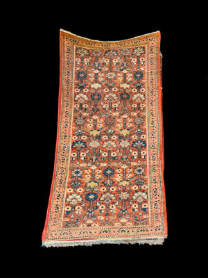 Alfombra Malayer Antigua – Encanto Tribal y Diseño “All-Over” Persa